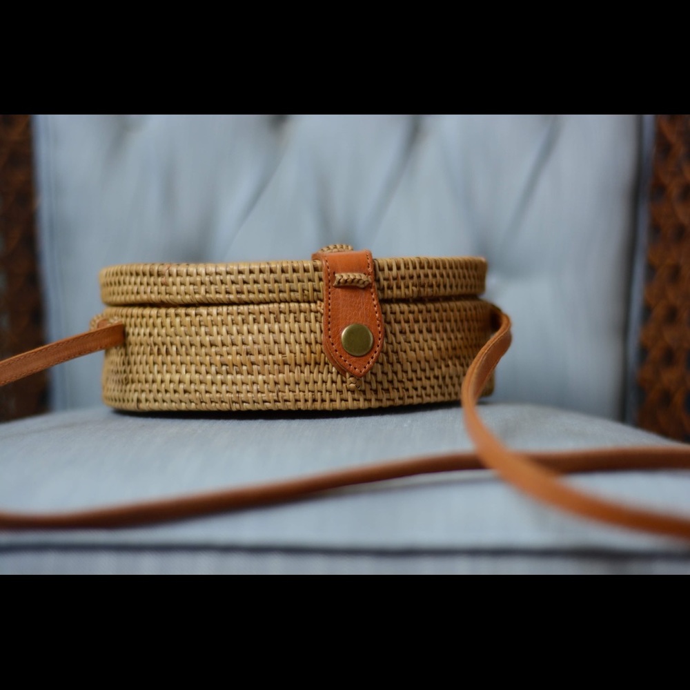 Woven Round Rattan Cross Body Bag || straw boho